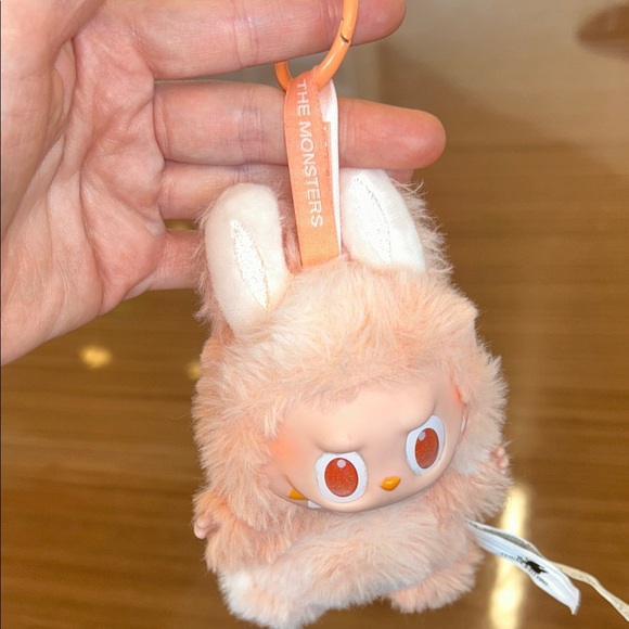 Labubu big into energy cutie - Picture 5 of 6